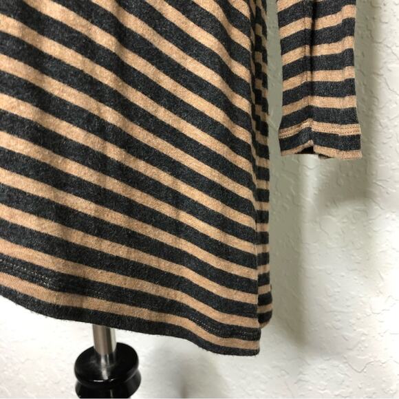 Cabi Striped Slant gray tan striped v neck jersey knit tunic top Medium #3629 - Picture 8 of 16